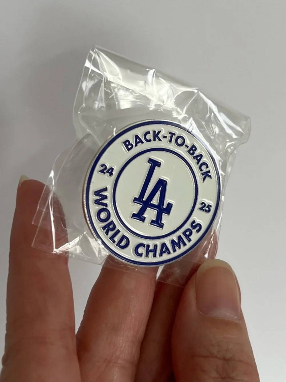 Los Angeles Dodgers Metal Enamel Lapel Back To Back Championship Pin 2024-25 NEW